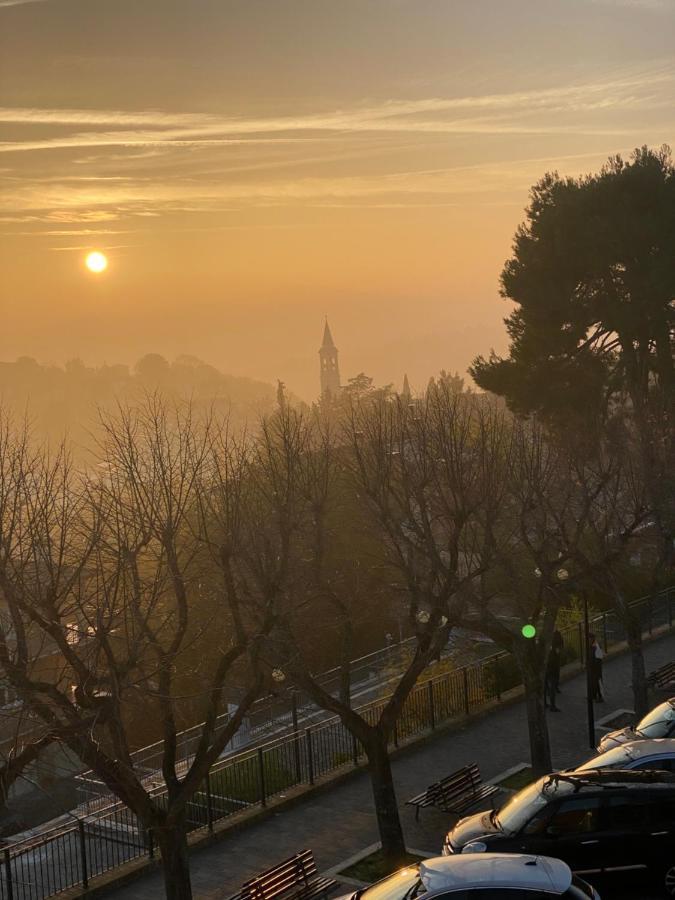 B&B Terrazza Sul Borgo Mogliano Bagian luar foto
