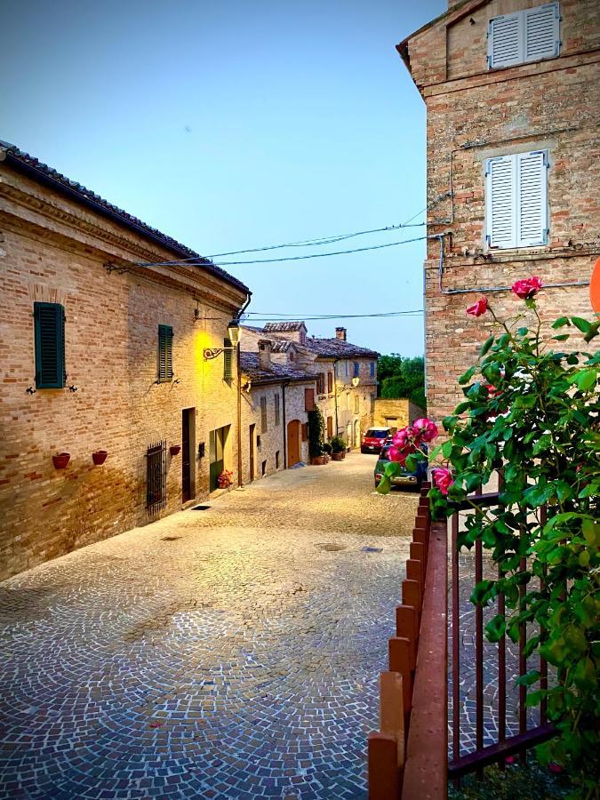 B&B Terrazza Sul Borgo Mogliano Bagian luar foto